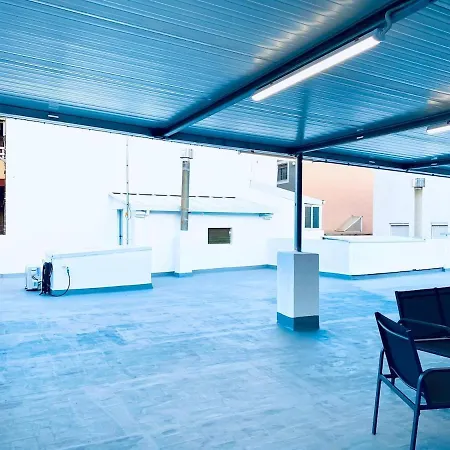 Acogedora Casa Familiar De 4 Y Gran Terraza A Metros De La Playa Nyaraló