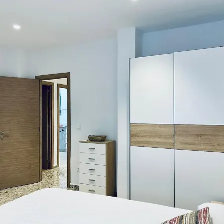Acogedora Casa Familiar De 4 Y Gran Terraza A Metros De La Playa Дом отдыха