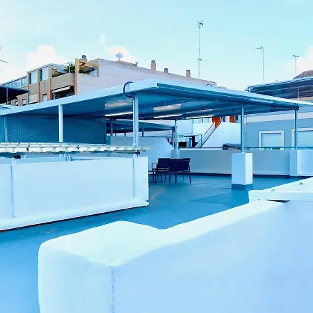 Acogedora Casa Familiar De 4 Y Gran Terraza A Metros De La Playa